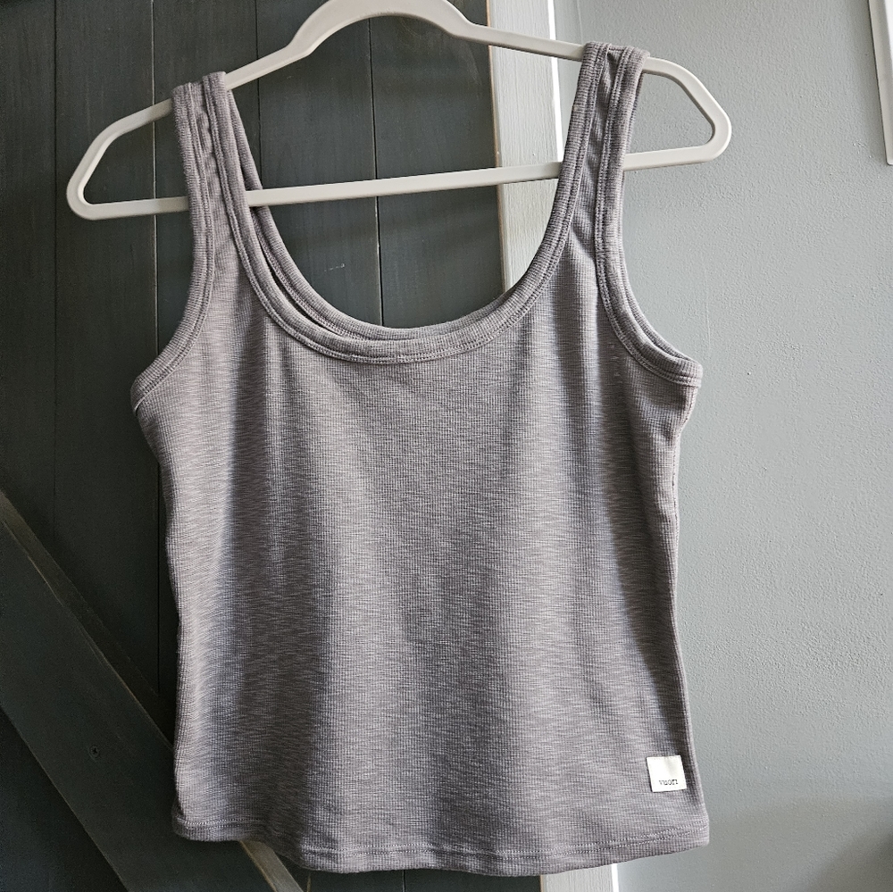 Vuori essential tank